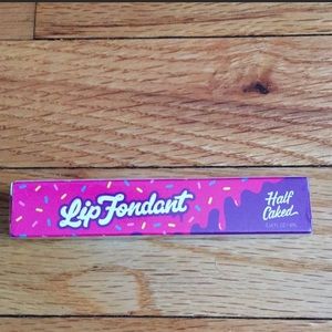 New In Box Half Cake Lip Fondant